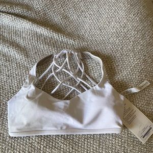 Lululemon Free to Be Sportsbra